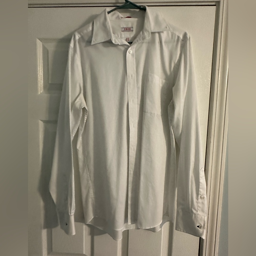 Men’s IZOD White button down dress shirt size: 15 1/2 and 34/35
